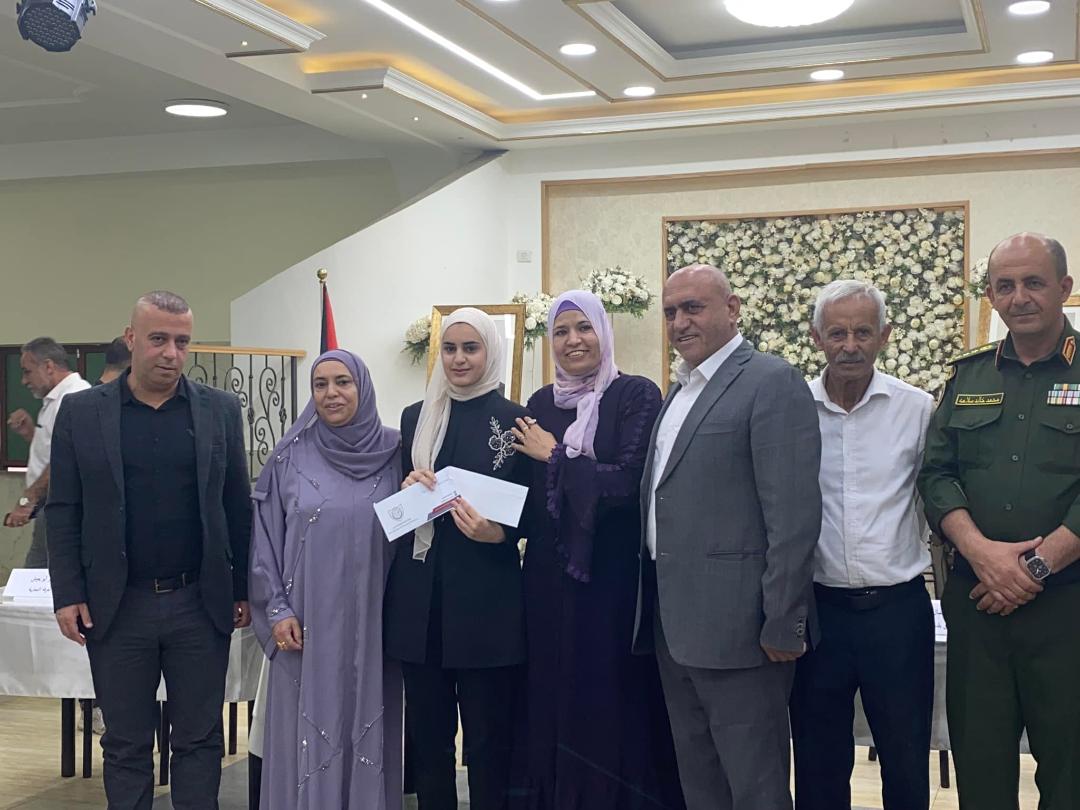 عدسة ثائر ابو بكر (وفا)